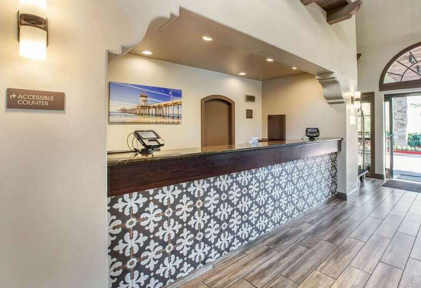 בית מלון כפרי Comfort Inn & Suites Orange County John Wayne Airport