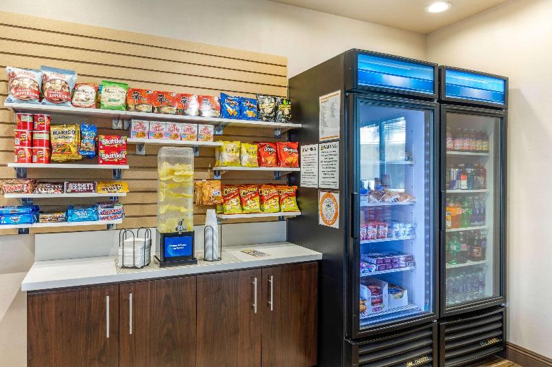 فندق Comfort Inn & Suites Orange County John Wayne Airport