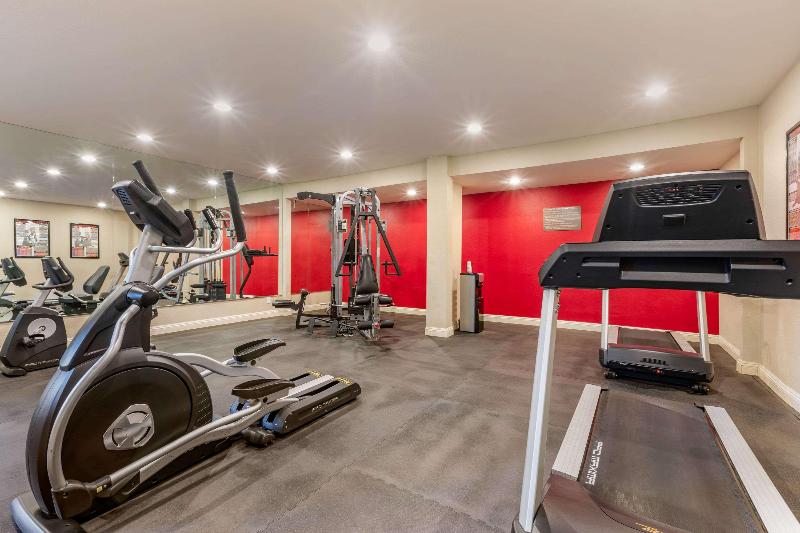 فندق Comfort Inn & Suites Orange County John Wayne Airport