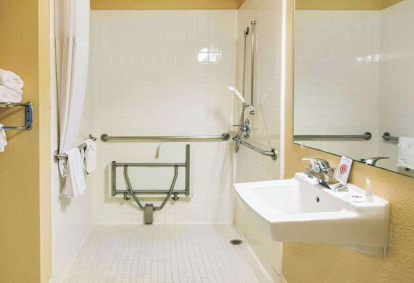 Отель Comfort Inn & Suites San Francisco Airport North