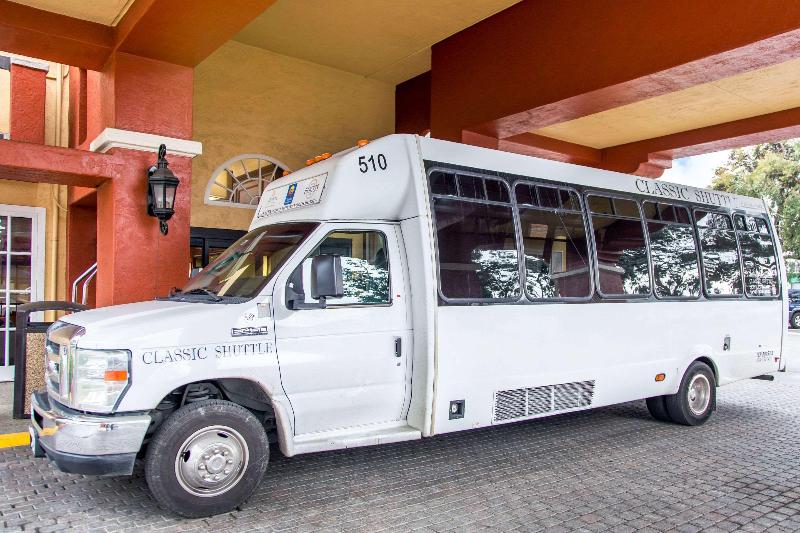 Отель Comfort Inn & Suites San Francisco Airport North