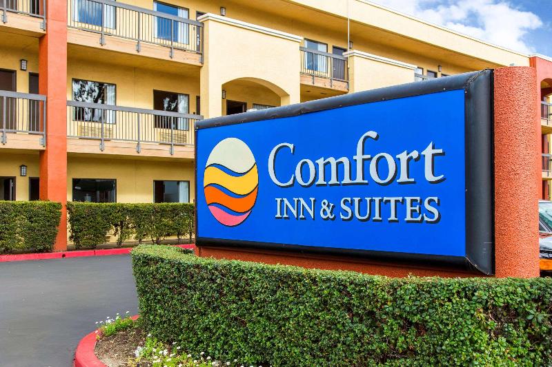 Отель Comfort Inn & Suites San Francisco Airport North