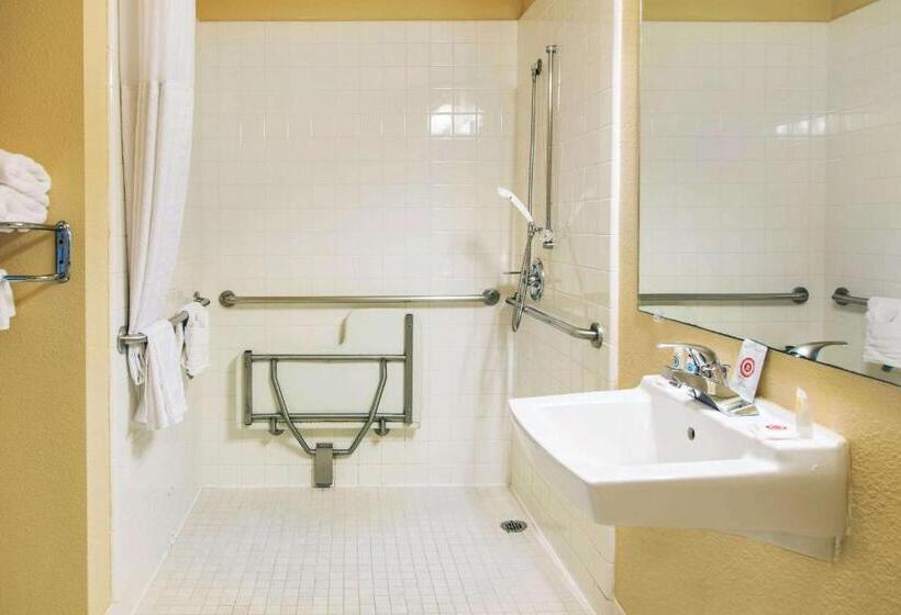 Отель Comfort Inn & Suites San Francisco Airport North