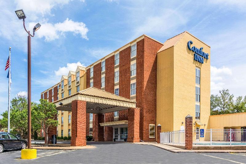 فندق Comfort Inn & Suites