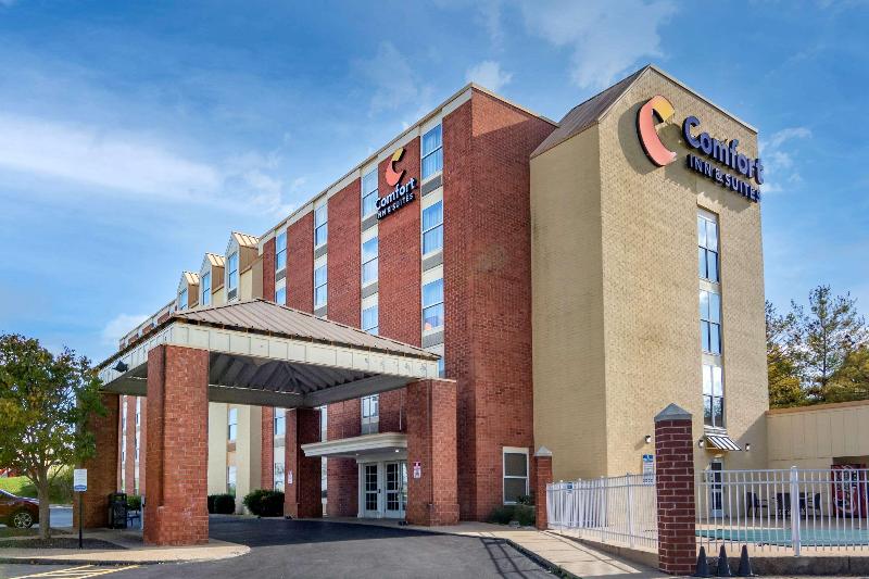 فندق Comfort Inn & Suites