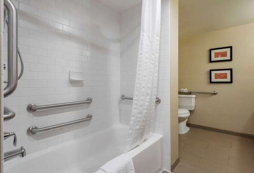 هتل Comfort Inn The Pointe