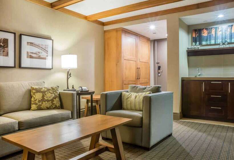 בית מלון כפרי Comfort Inn The Pointe