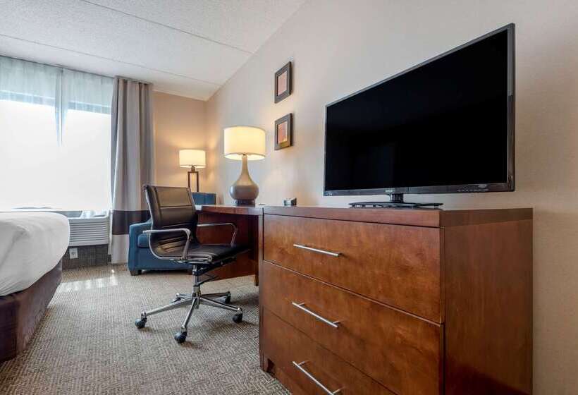 בית מלון כפרי Comfort Inn The Pointe