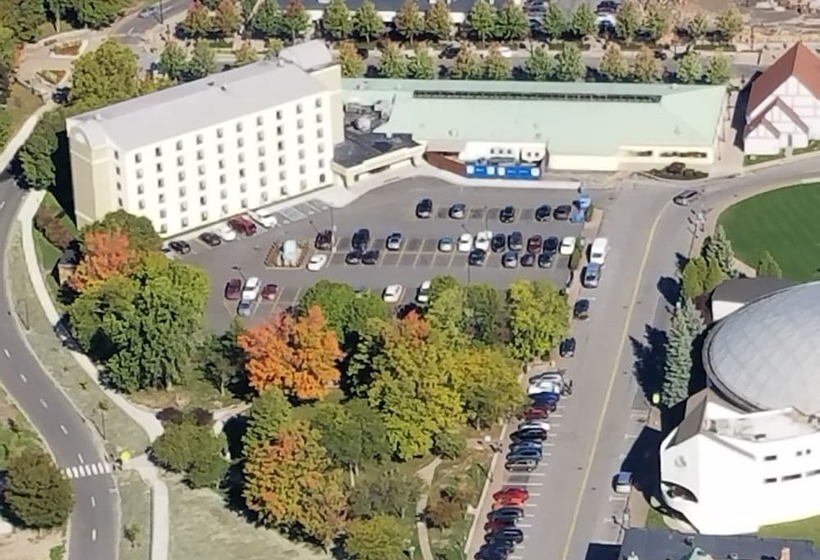 בית מלון כפרי Comfort Inn The Pointe