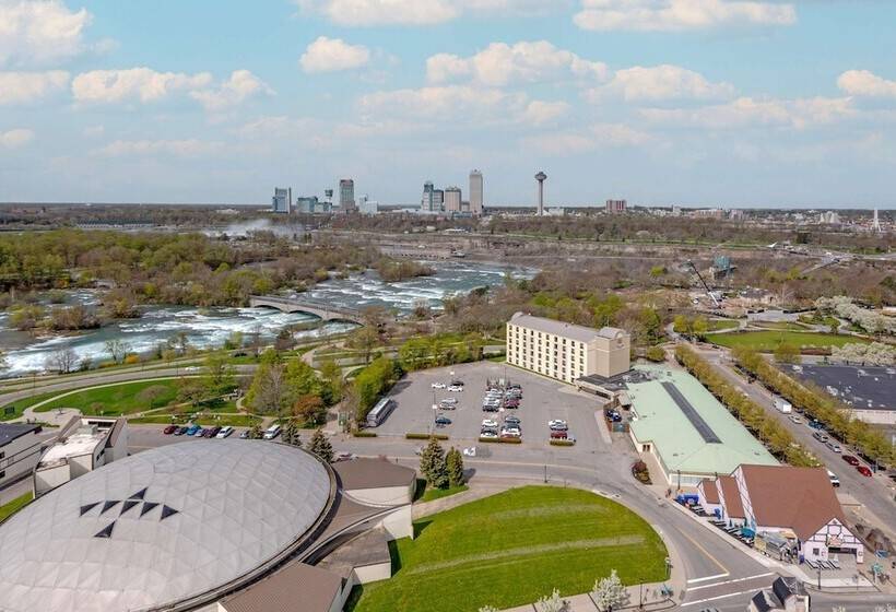 בית מלון כפרי Comfort Inn The Pointe