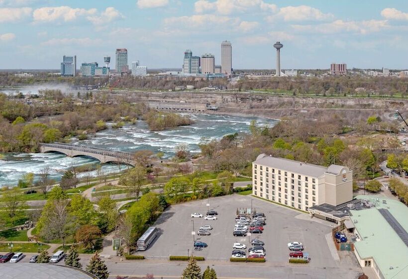 בית מלון כפרי Comfort Inn The Pointe