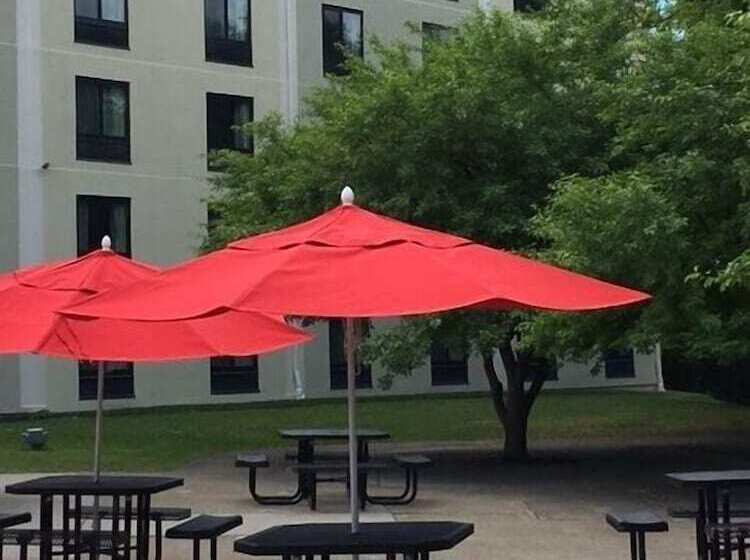 בית מלון כפרי Comfort Inn The Pointe