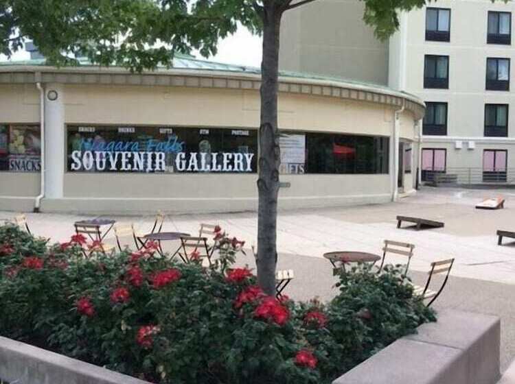 בית מלון כפרי Comfort Inn The Pointe