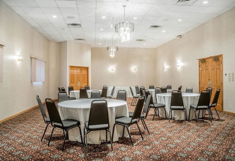 هتل Comfort Inn The Pointe