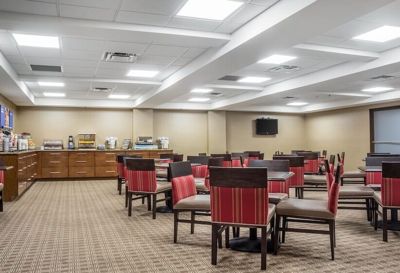 בית מלון כפרי Comfort Inn The Pointe