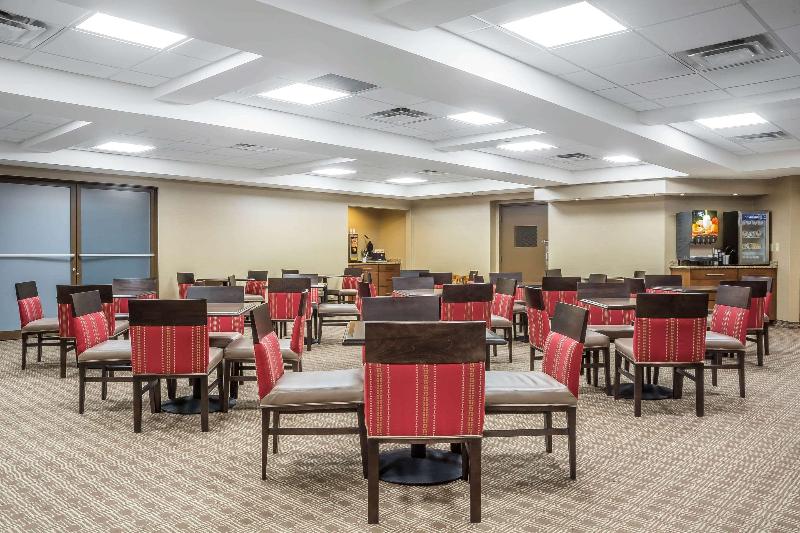 בית מלון כפרי Comfort Inn The Pointe