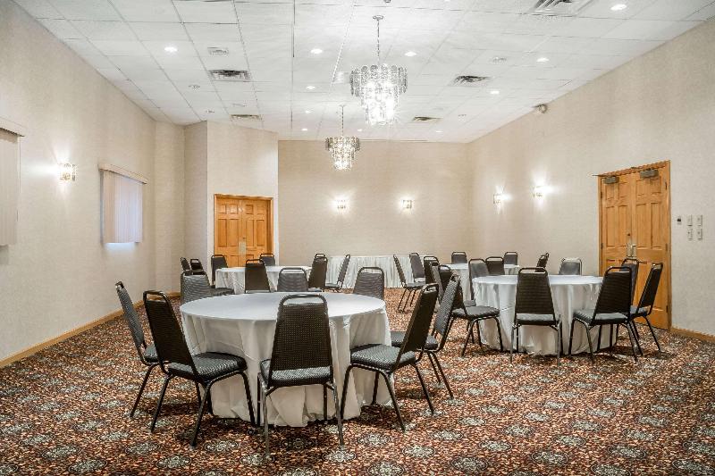 בית מלון כפרי Comfort Inn The Pointe