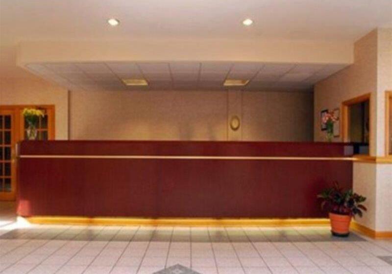 בית מלון כפרי Comfort Inn The Pointe