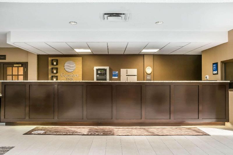 בית מלון כפרי Comfort Inn The Pointe