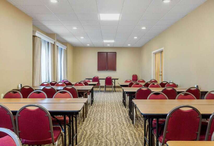 هتل Comfort Inn Rutland   Killington