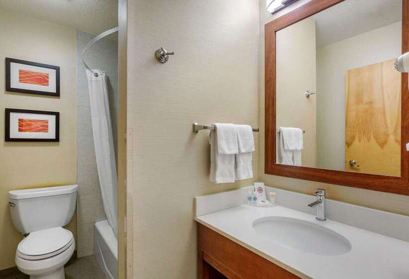 هتل Comfort Inn Rutland   Killington