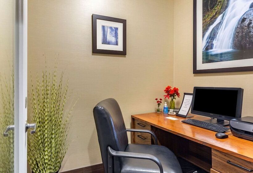 فندق Comfort Inn Rutland   Killington