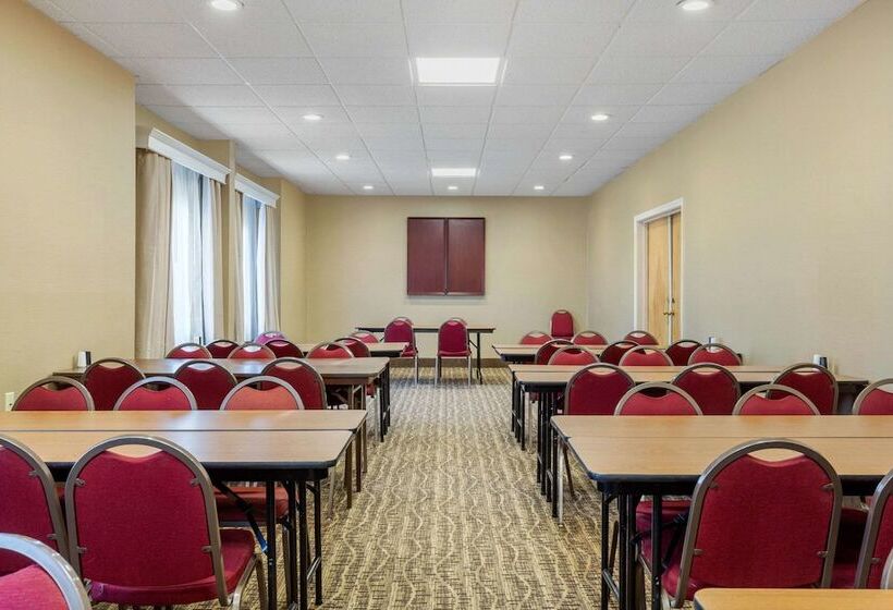 هتل Comfort Inn Rutland   Killington