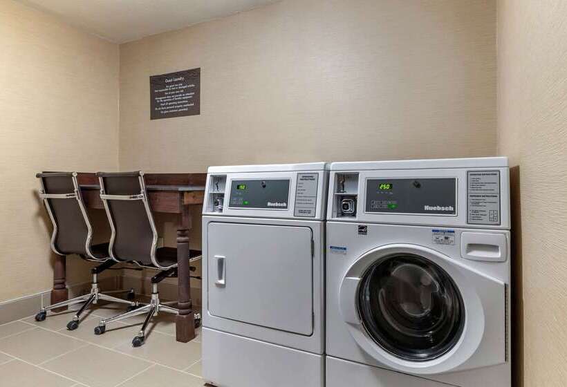 בית מלון כפרי Comfort Inn University