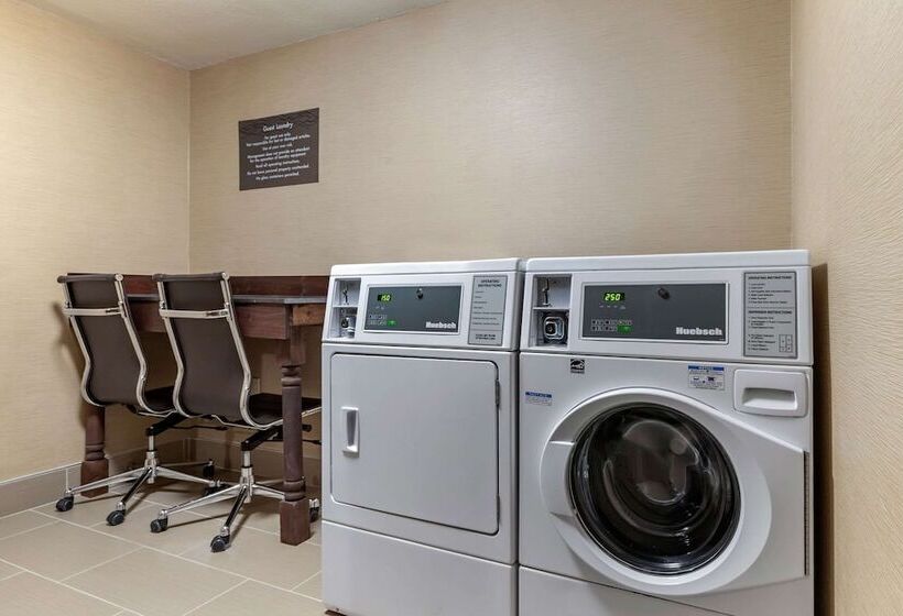 בית מלון כפרי Comfort Inn University