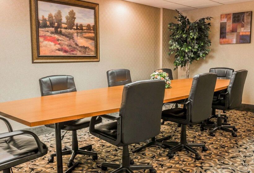 בית מלון כפרי Comfort Inn Utica