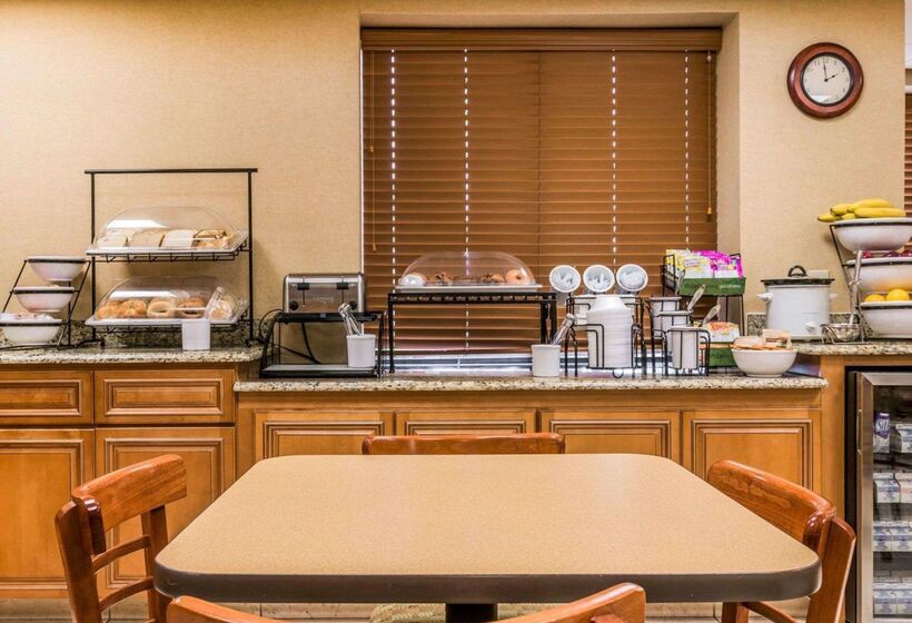 בית מלון כפרי Comfort Inn Utica