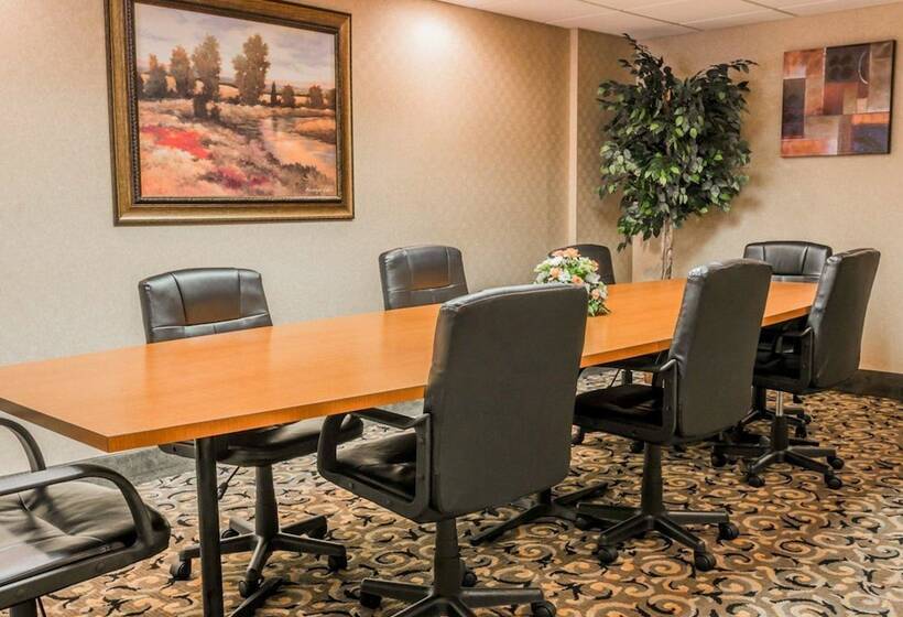 בית מלון כפרי Comfort Inn Utica