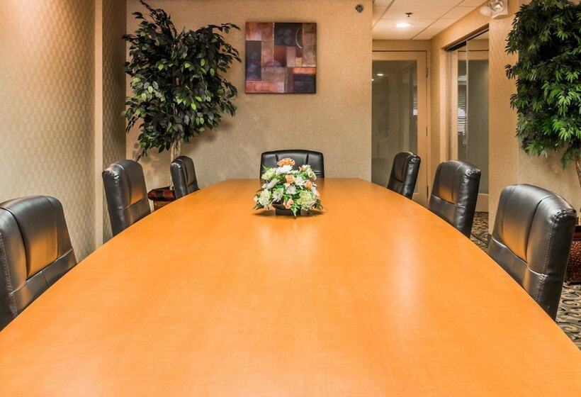 בית מלון כפרי Comfort Inn Utica