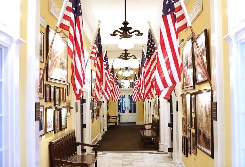 فندق Congress Hall