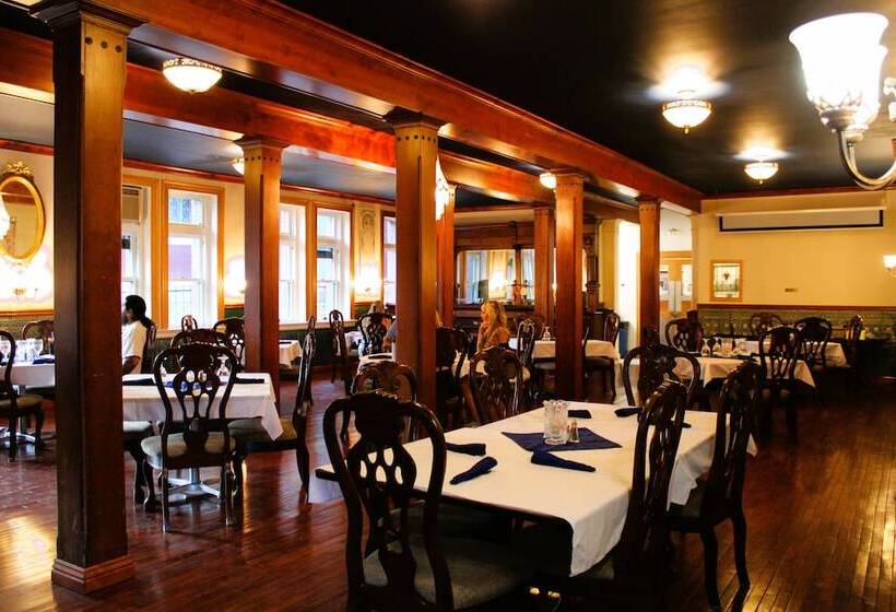 فندق Copper Queen