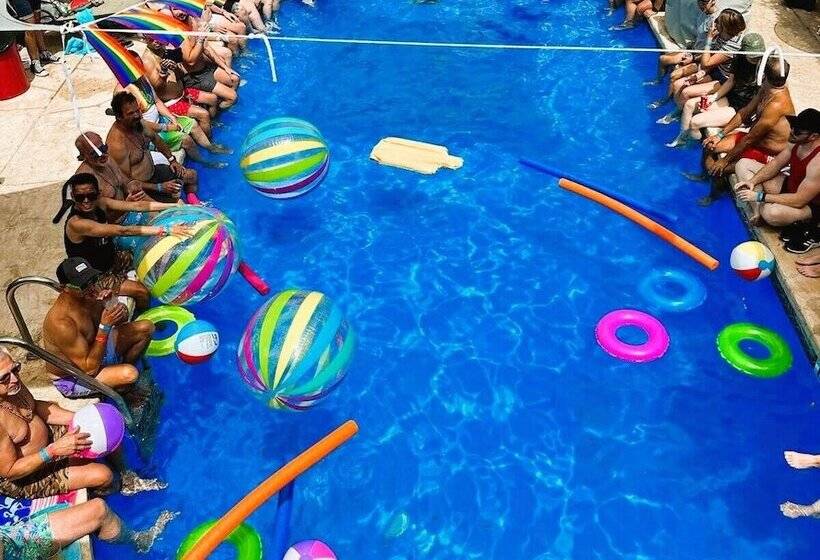 فندق Copper Queen