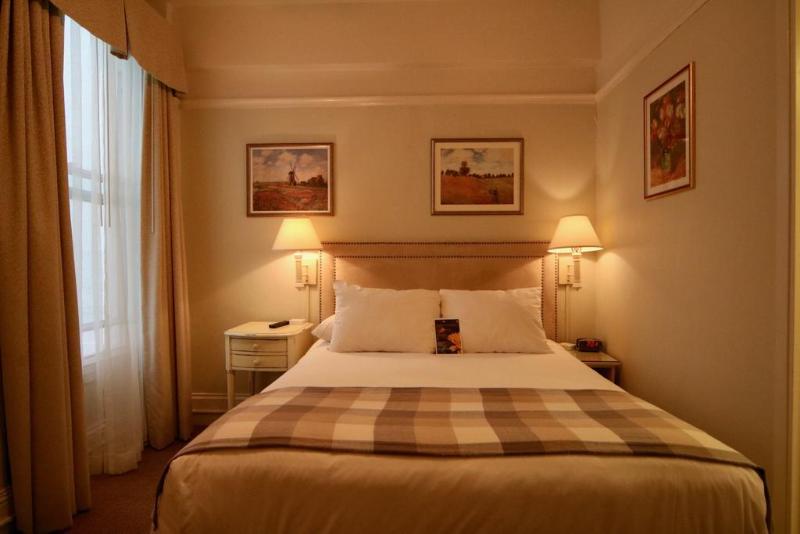 Cornell Hotel De France