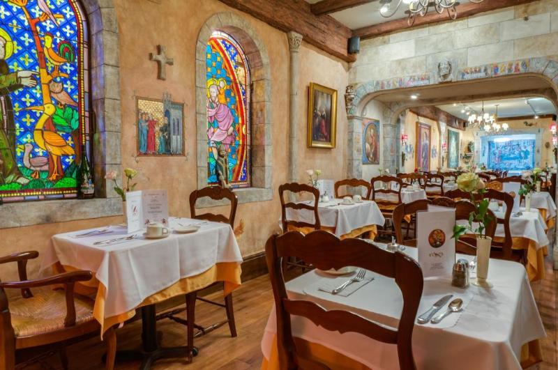 Cornell Hotel De France