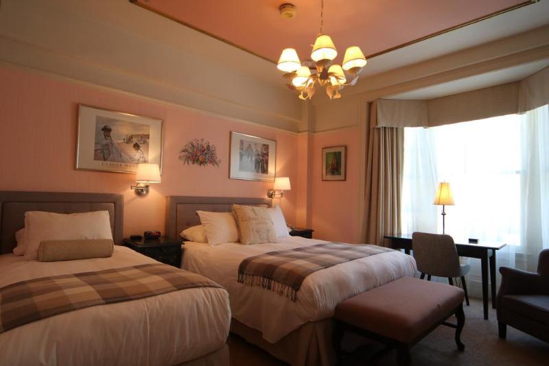 Cornell Hotel De France