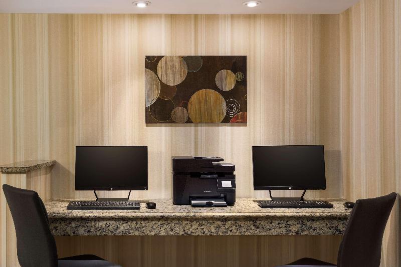 هتل Country Inn & Suites By Radisson, Atlanta Airport South, Ga
