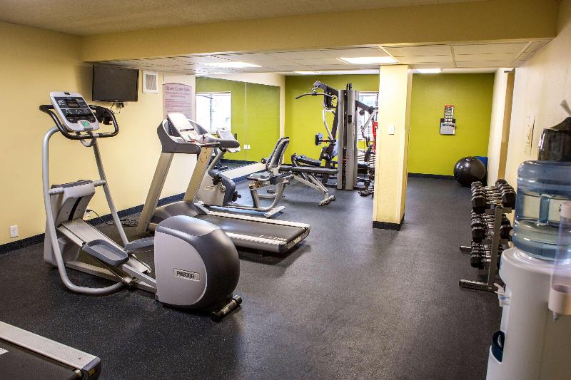 هتل Country Inn & Suites By Radisson, Traverse City, Mi