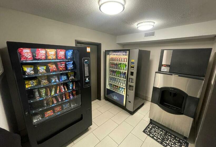 هتل Countryside Inn & Suites Omaha East Council Bluffs Ia