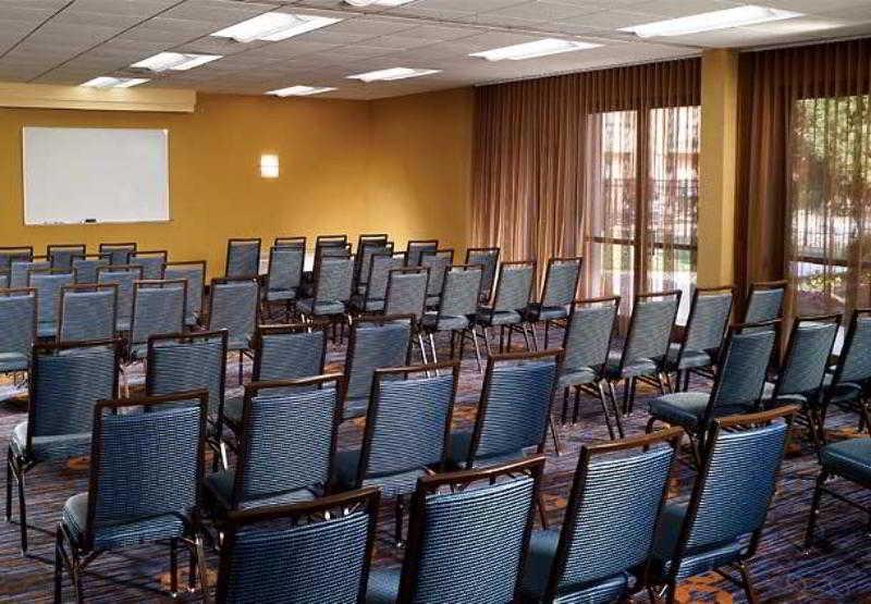 فندق Courtyard By Marriott Atlanta Executive Park/emory