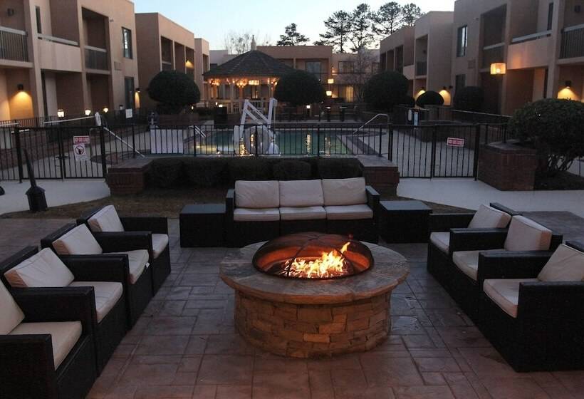 فندق Courtyard Atlanta Northlake