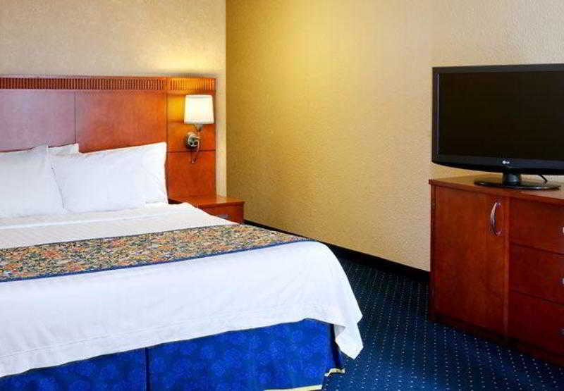 ホテル Courtyard By Marriott Atlanta Windy Hill/ballpark