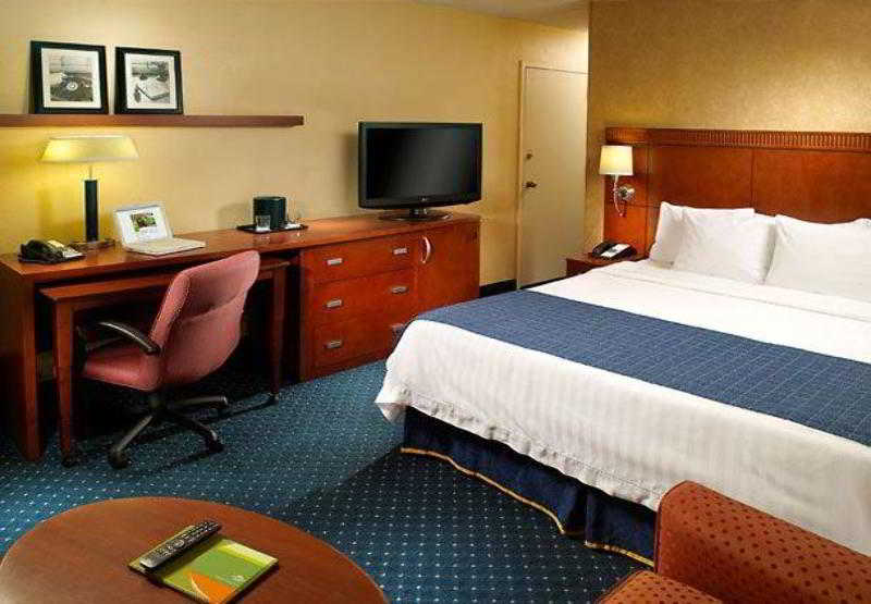 בית מלון כפרי Courtyard By Marriott Augusta