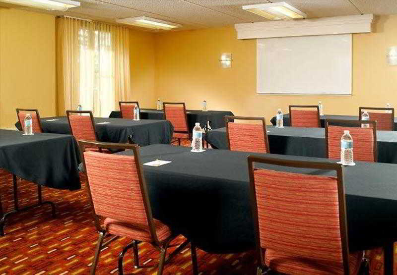 בית מלון כפרי Courtyard By Marriott Augusta