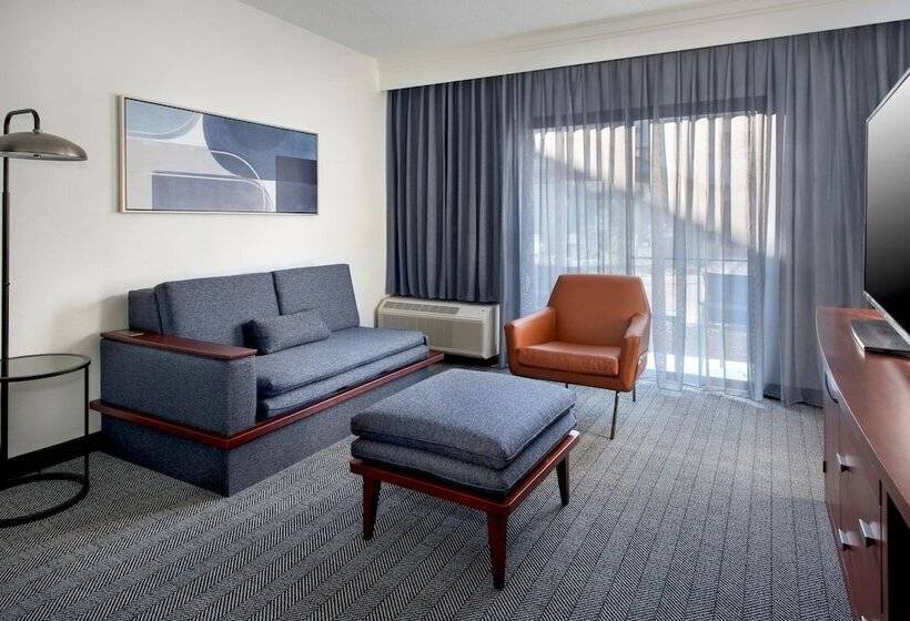 هتل Courtyard By Marriott Annapolis