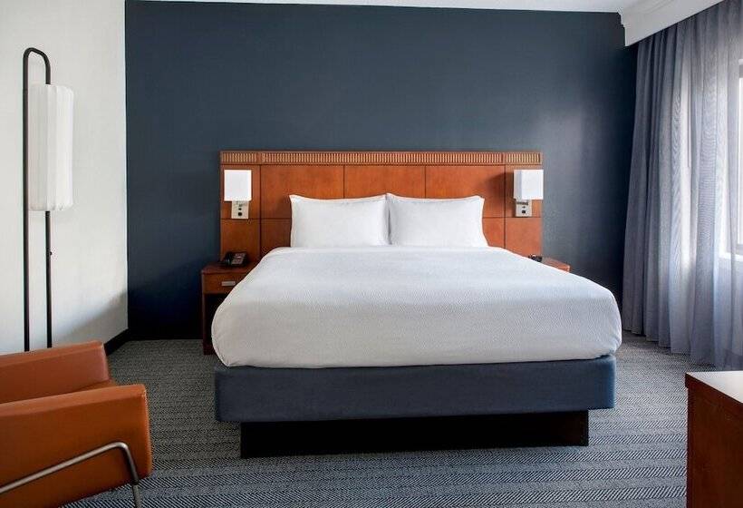 هتل Courtyard By Marriott Annapolis