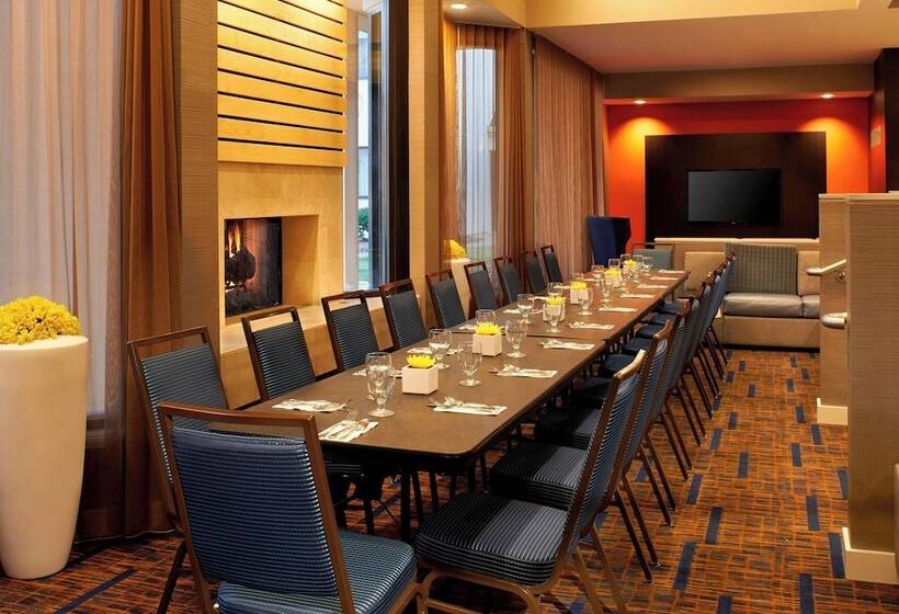 هتل Courtyard Chicago Arlington Heights/south